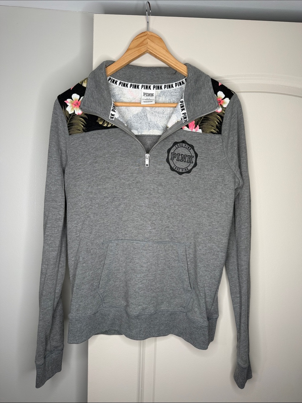 PINK Victoria’s Secret Tropical Floral Quarter-Zip Pullover 🌺🌴